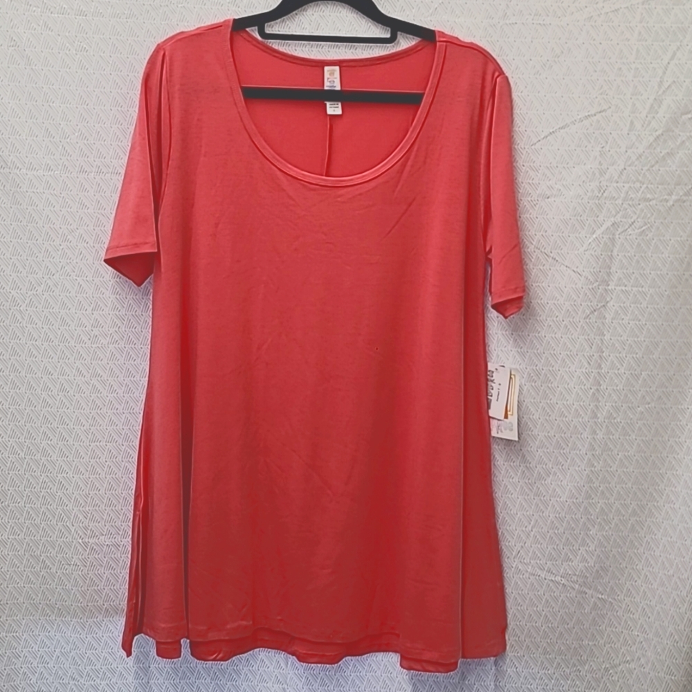 NWT * LuLaRoe Perfect T
